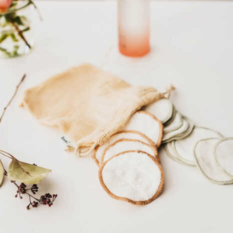 Bambaw-wielorazowe-platki-waciki-kosmetyczne-bambusowo-bawelniane-zestaw-16-szt._4.jpg Bambaw-wielorazowe-platki-waciki-kosmetyczne-bambusowo-bawelniane-zestaw-16-szt._4.jpg