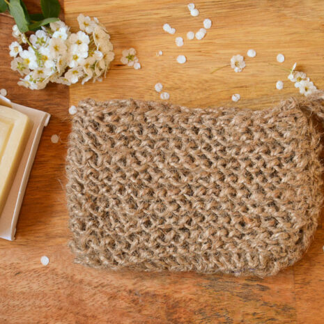 Kieszonka_na_mydlo_ze_sznurka_konopnego_2.jpg Kieszonka_na_mydlo_ze_sznurka_konopnego_2.jpg