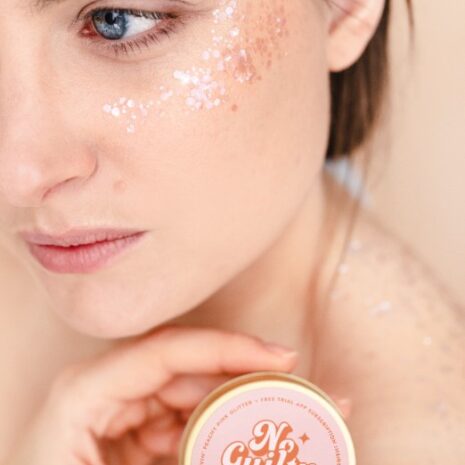 Ministerstwo_Dobrego_Mydla_Facegroovin_bio_brokat_Peachy_Pink_Glitter_10_g_3.jpg Ministerstwo_Dobrego_Mydla_Facegroovin_bio_brokat_Peachy_Pink_Glitter_10_g_3.jpg