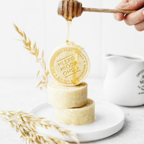 Ministerstwo_Dobrego_Mydla_szampon_MIOD_MLEKO_OWIES_85g_2.jpg Ministerstwo_Dobrego_Mydla_szampon_MIOD_MLEKO_OWIES_85g_2.jpg