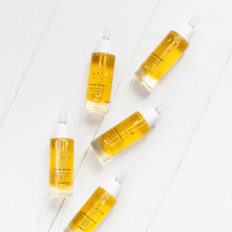 Slaap_Moon_Drops-wielozadaniowe_serum_olejowe_na_noc_30_ml_6.png Slaap_Moon_Drops-wielozadaniowe_serum_olejowe_na_noc_30_ml_6.png