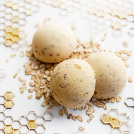 ministertwo_dobrego_mydla_polkula_mleko_miod_owies_aranzacja_2.jpg ministertwo_dobrego_mydla_polkula_mleko_miod_owies_aranzacja_2.jpg