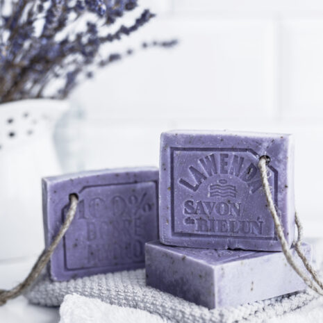 naturalne-mydlo-lawenda-Ministerstwo-Dobrego-Mydla-100-g-7-scaled-1.jpg naturalne-mydlo-lawenda-Ministerstwo-Dobrego-Mydla-100-g-7-scaled-1.jpg