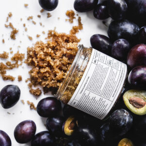 Ministerstwo Dobrego Mydła, peeling do ciała ŚLIWKA, 300 g