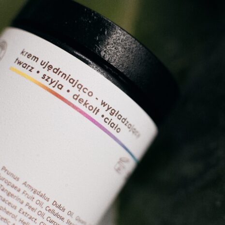 si_si_bee_krem_ujedrniajaco_wygladzajacy_twarz_szyja_dekolt_cialo_180ml2.jpg si_si_bee_krem_ujedrniajaco_wygladzajacy_twarz_szyja_dekolt_cialo_180ml2.jpg